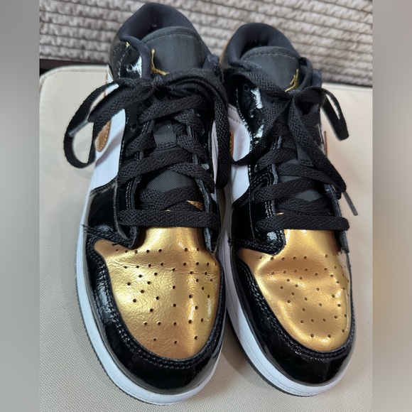 Nike Air Jordan 1 Low Gold Toe size 7Y - Picture 4 of 9